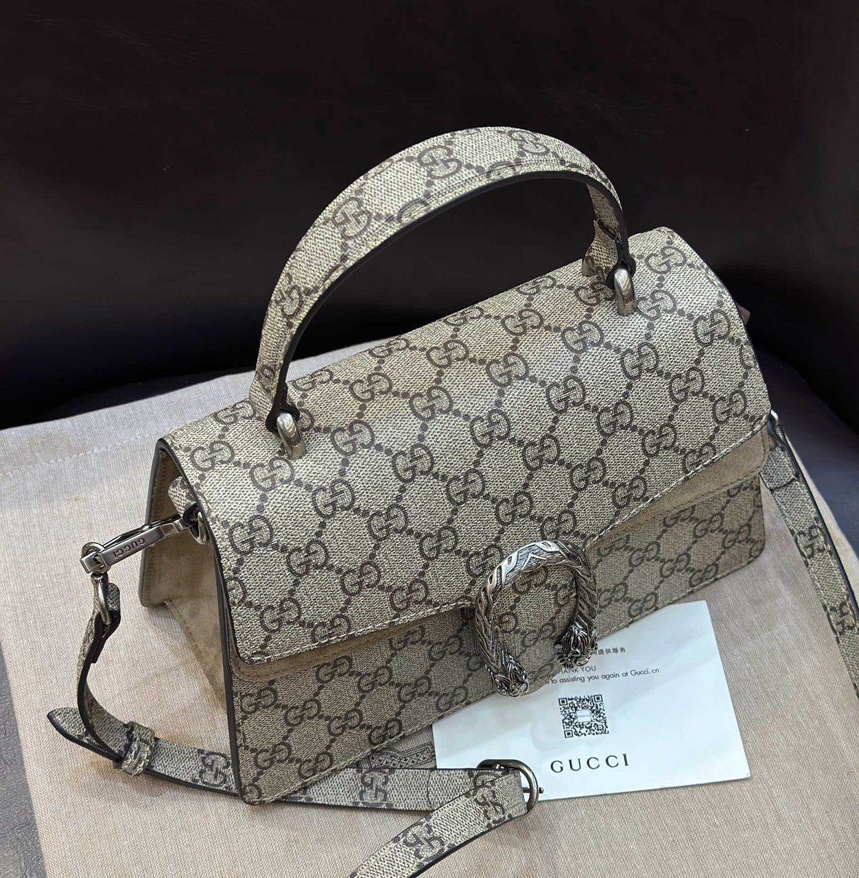Gucci Dionysus Medium Shoulder Bag