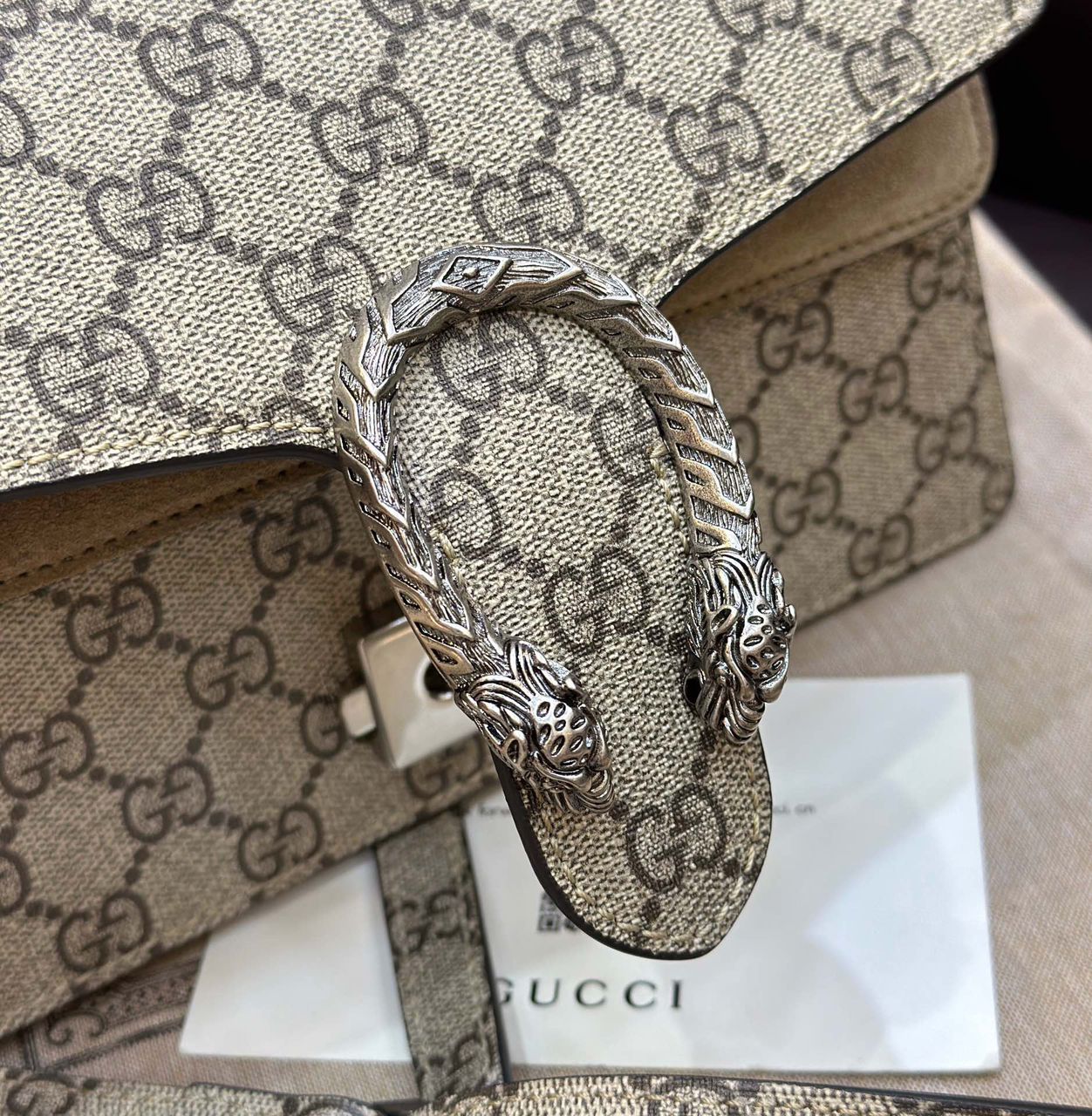 Gucci Dionysus Medium Shoulder Bag